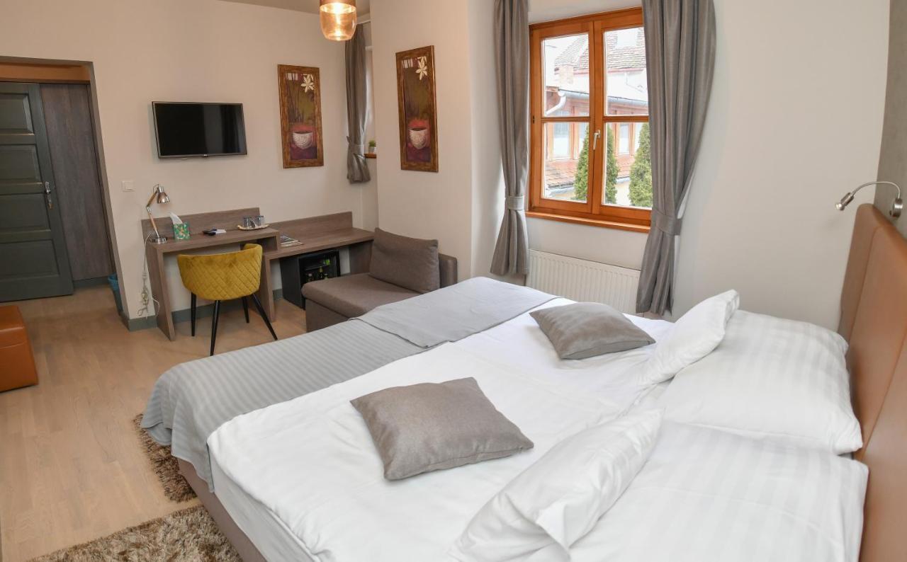 Portre Panzio Otel Kőszeg Dış mekan fotoğraf