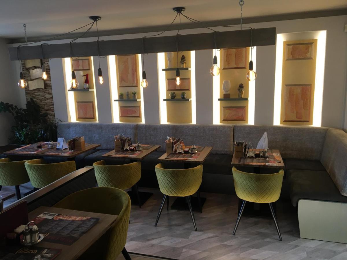 Portre Panzio Otel Kőszeg Dış mekan fotoğraf